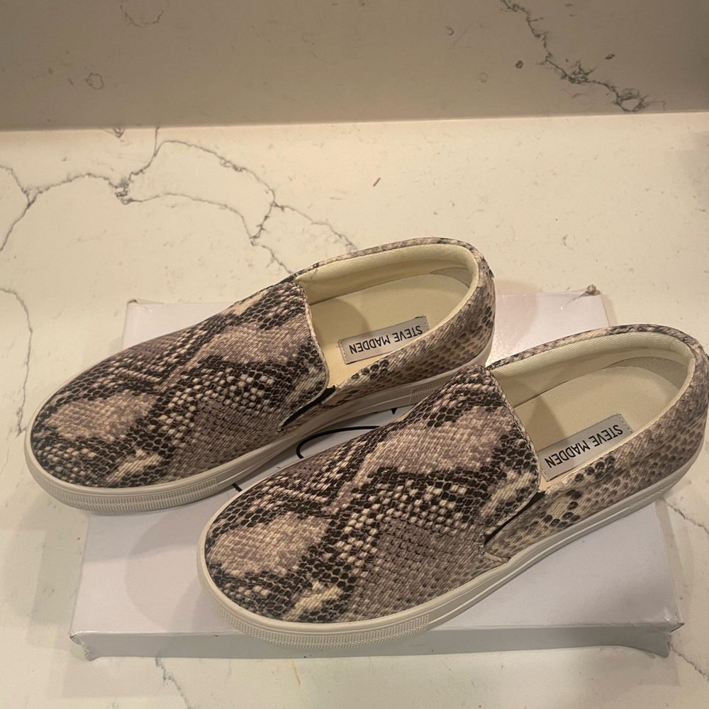 Steve Madden Gills Snake Print Platform Slip-On Sneaker
